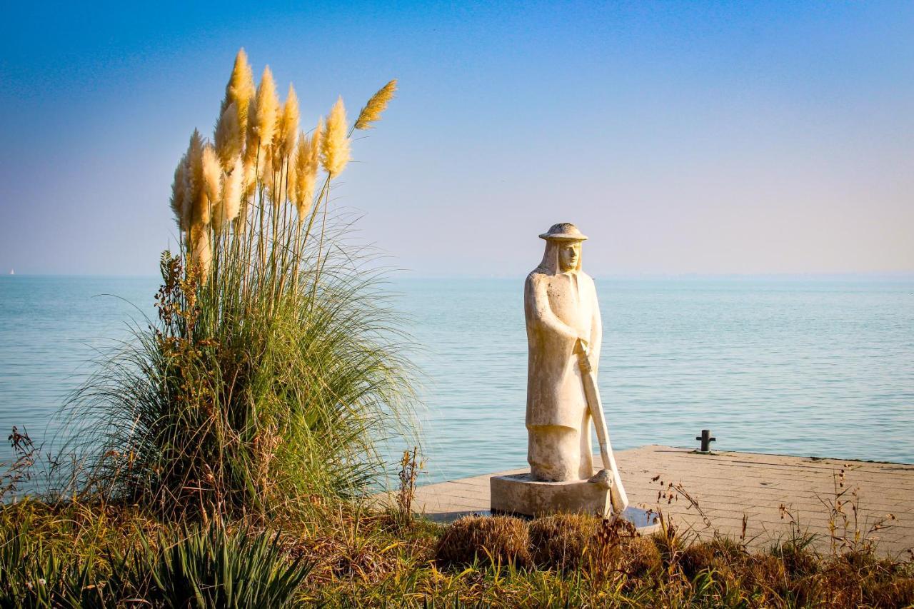 Komfort Home Bursport Bt. Haz Balatonfenyves Exterior foto